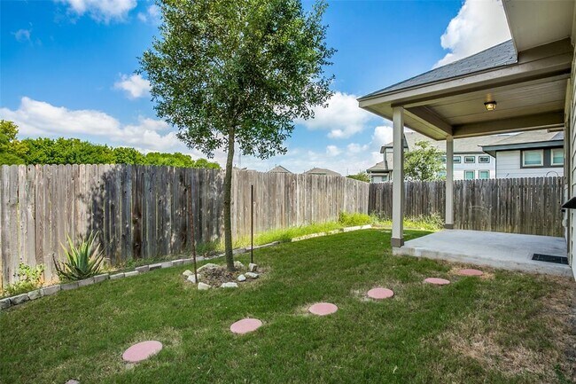 Building Photo - 9804 Tolima Dr