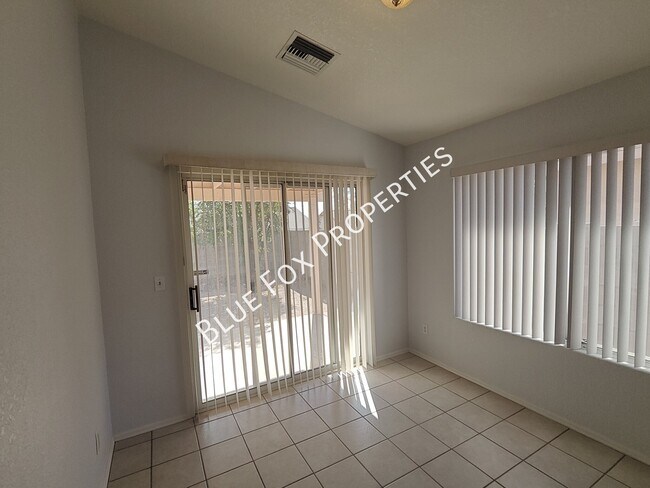Building Photo - 7960 S Lennox Ln