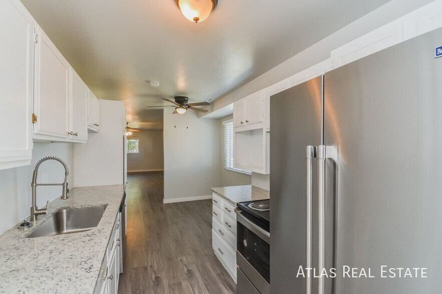 Building Photo - 4261 Deerfield Hills Rd