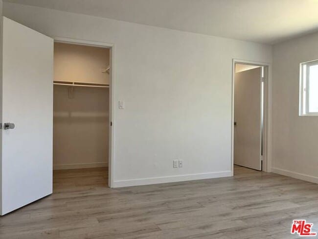 Building Photo - 853 Hayworth Ave