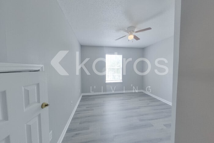 Building Photo - 110 Tyler St