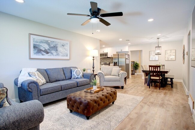 Building Photo - 5709 Walraven Cir