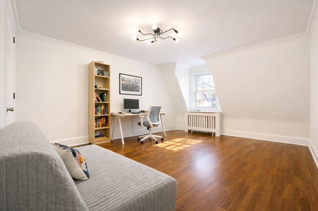 Building Photo - 1-94 Burns St