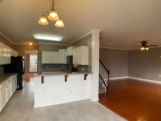 Building Photo - 300 Large Oak Ln