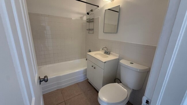 Building Photo - 212 NW 8th Ave