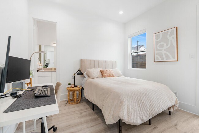 Building Photo - 3410 Baer St