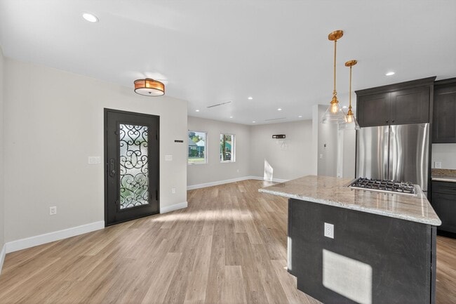 Building Photo - Beautifully Remodeled 3-Bedroom Home in Pr...