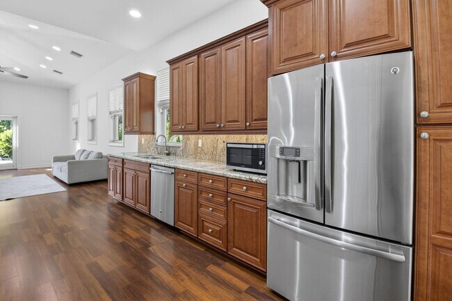 Building Photo - 16164 Bridlewood Cir