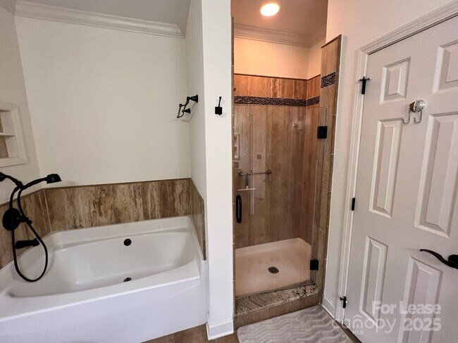 Building Photo - 1140 Torrence Cir