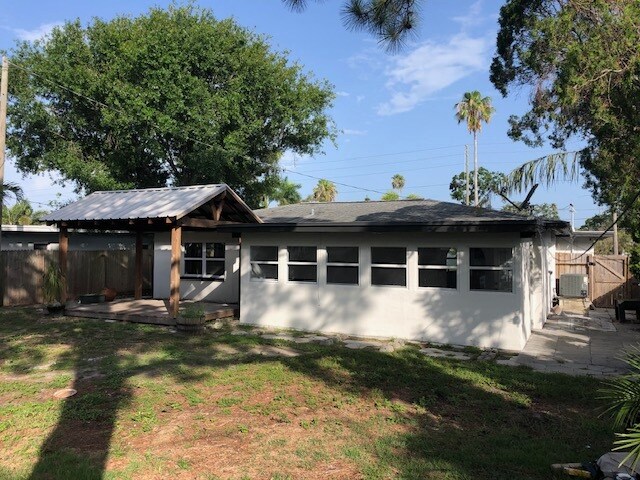 Building Photo - 3937 Overlook Dr NE