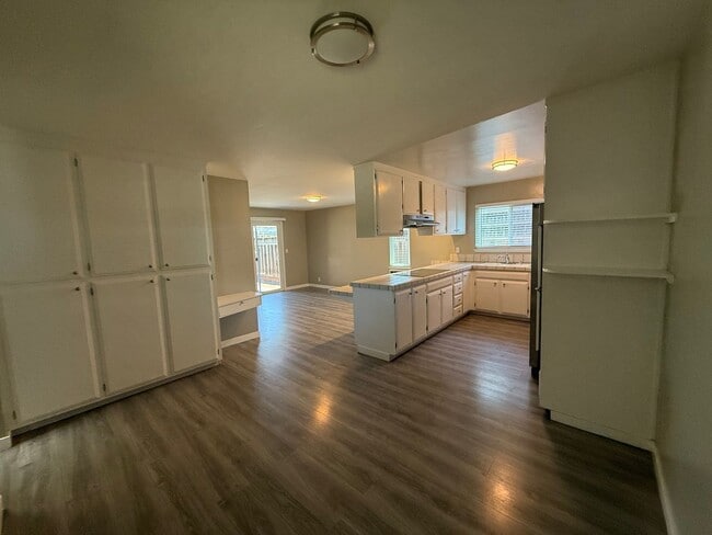 Building Photo - CAMPBELL - Open floor plan with separate f...