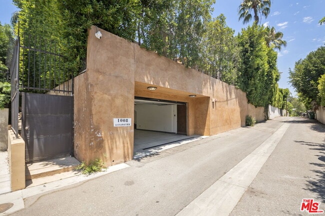 Building Photo - 1008 Lexington Rd