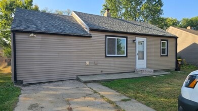 Building Photo - 405 Wilson Ave