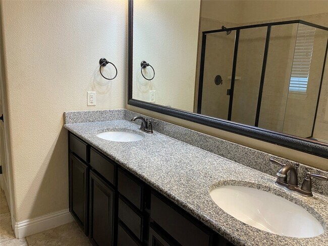 Building Photo - 686 Pendle Forest Dr