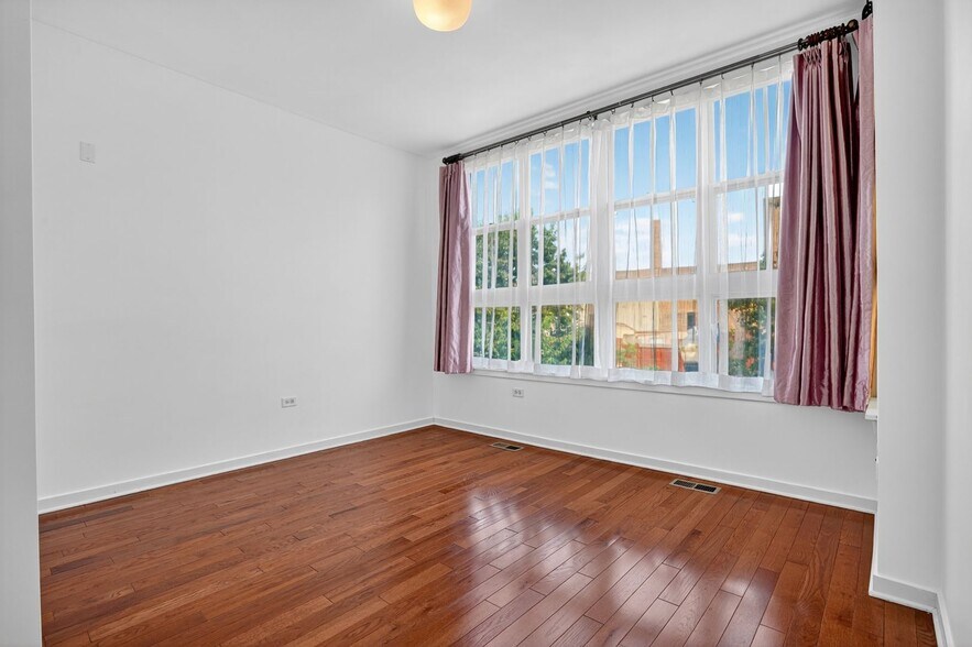 Building Photo - 57 E 23rd St