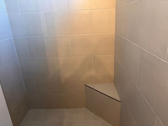Building Photo - 3 bed plus office / 2.5 bath / 3 car Singl...