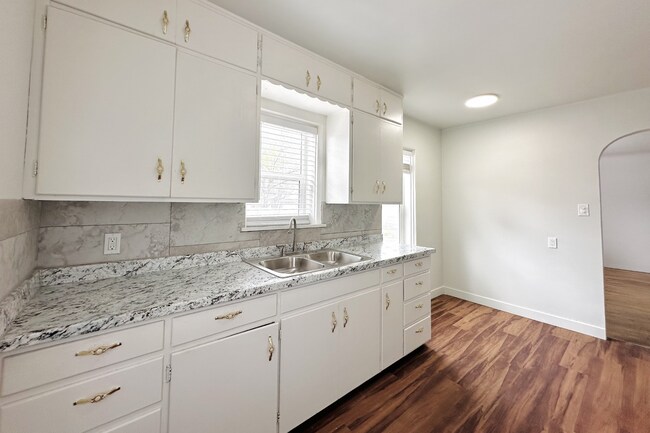 Building Photo - 1333 N. Main Street