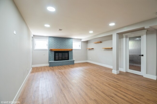 Building Photo - 15463 Diekman Ct