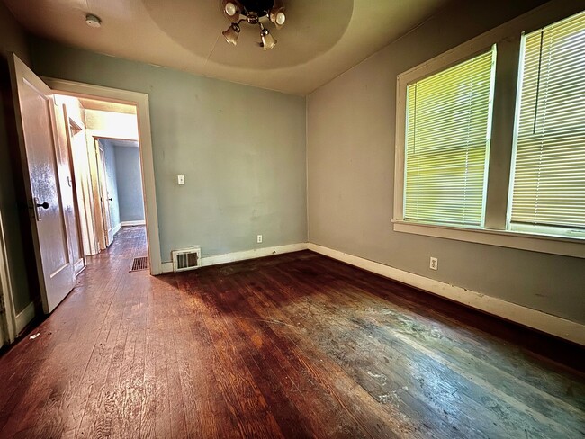 Building Photo - Charming 2-Bedroom Home with Bonus Spaces ...