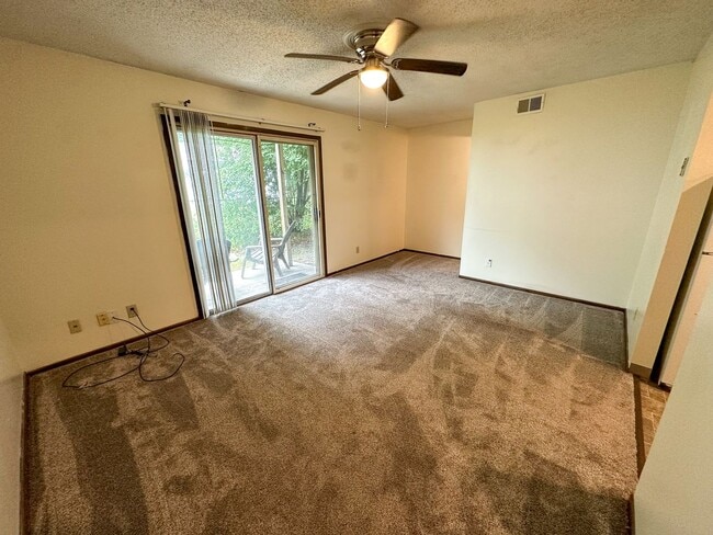 Interior Photo - 121 Howard