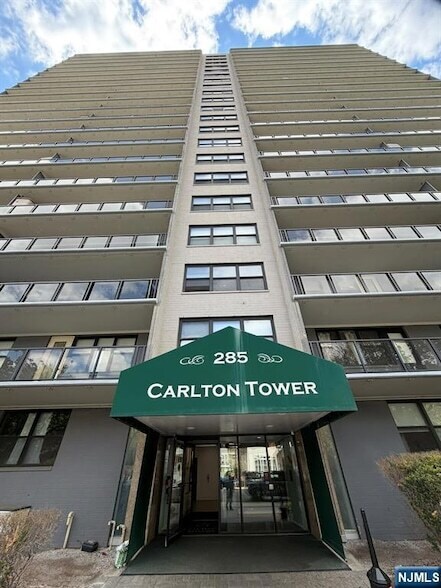 Building Photo - 285 Aycrigg Ave