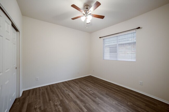 Building Photo - 27110 Saddlefoot Way