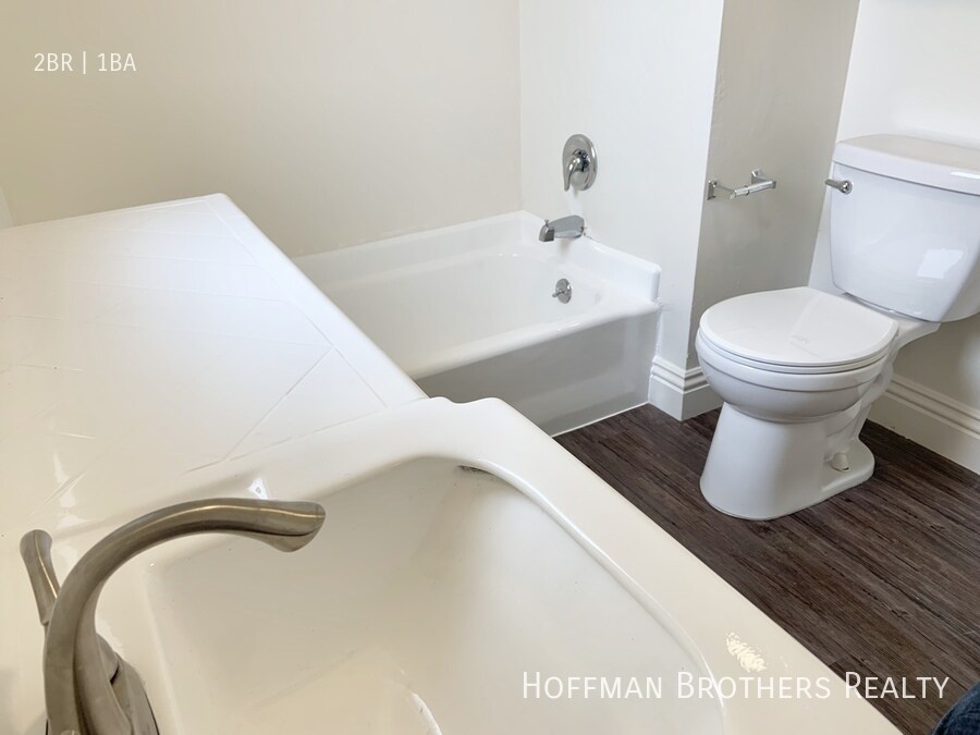 Building Photo - 5844 Condon Ave