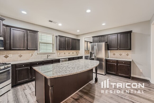 Building Photo - 280 S Village Square