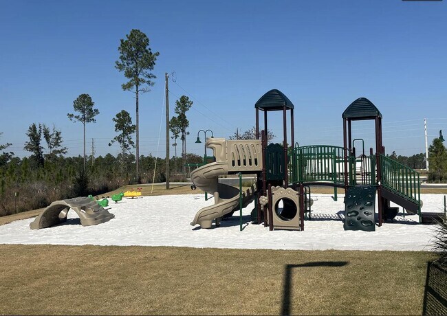 Building Photo - 45 Splendor Run