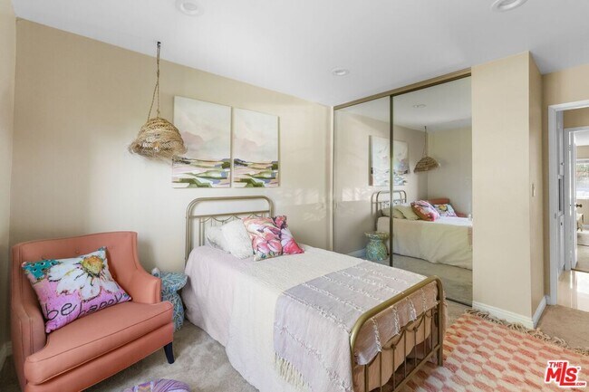 Building Photo - 3194 Rossini Pl
