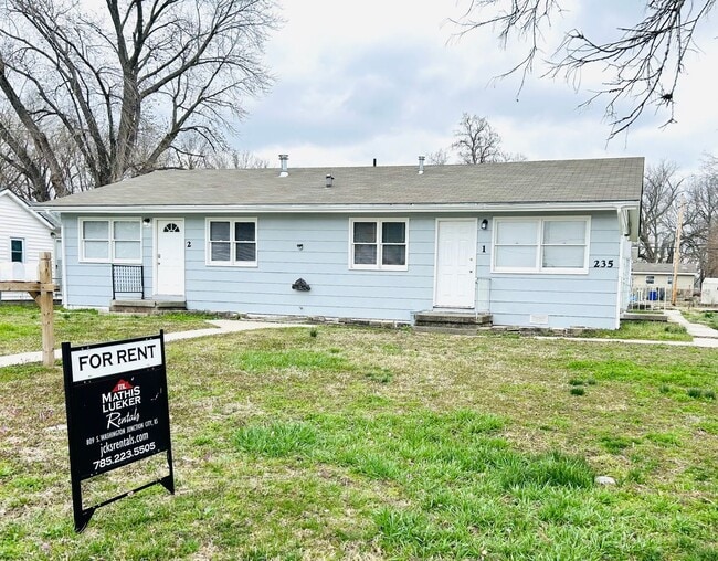 Primary Photo - Adorable Duplex