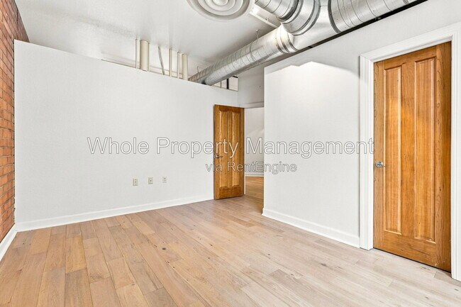 Building Photo - 2245 Blake St