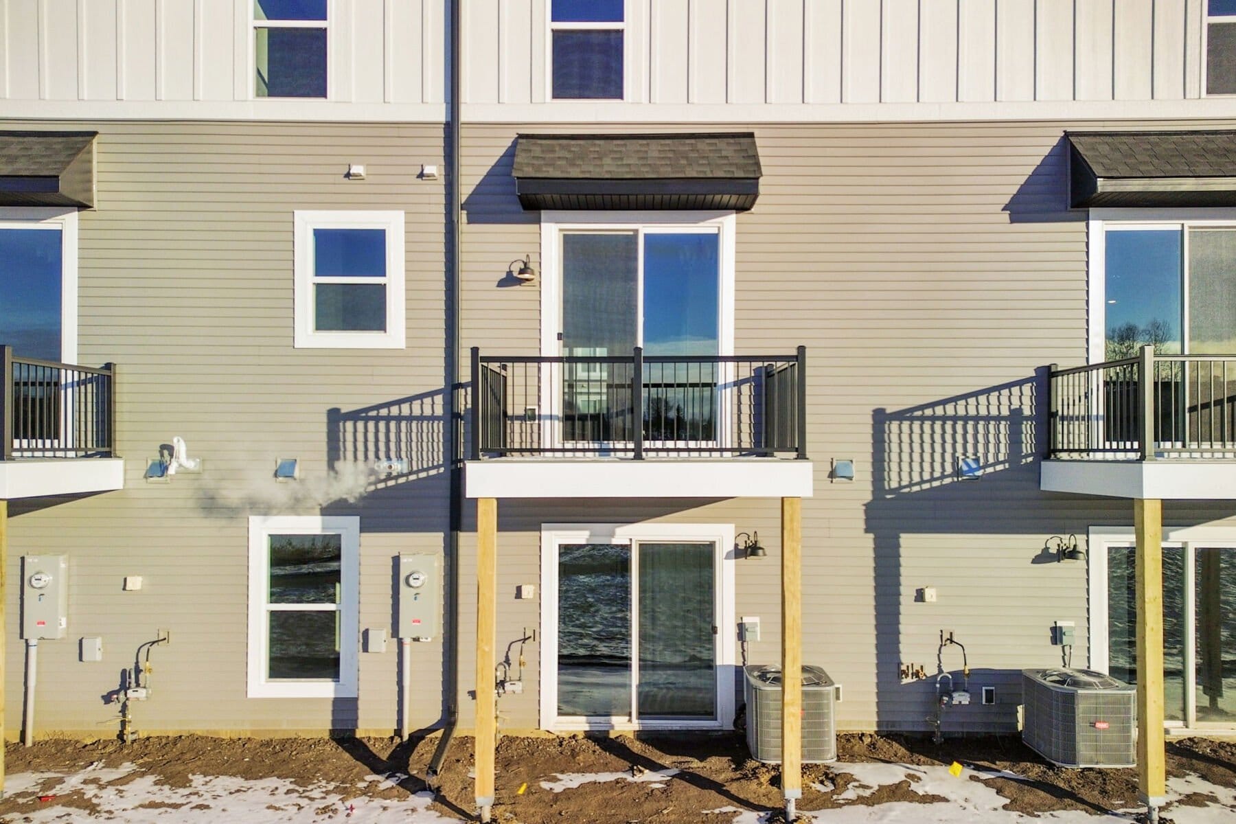 Building Photo - 13647 Marsh View Blvd