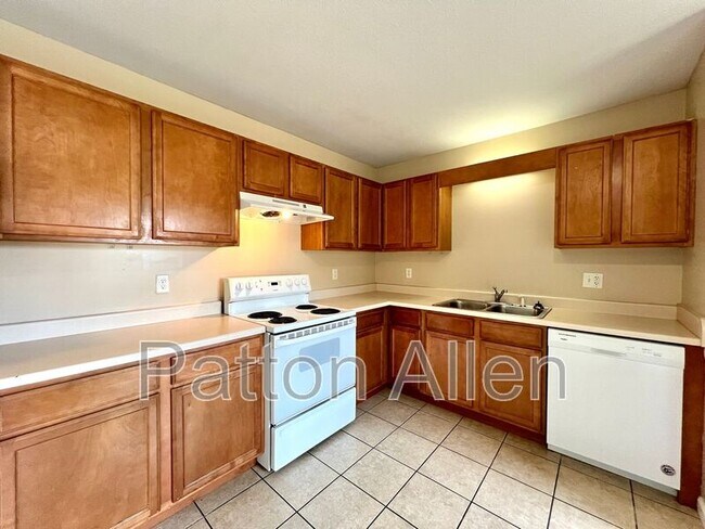 Building Photo - 4 Zell Ln