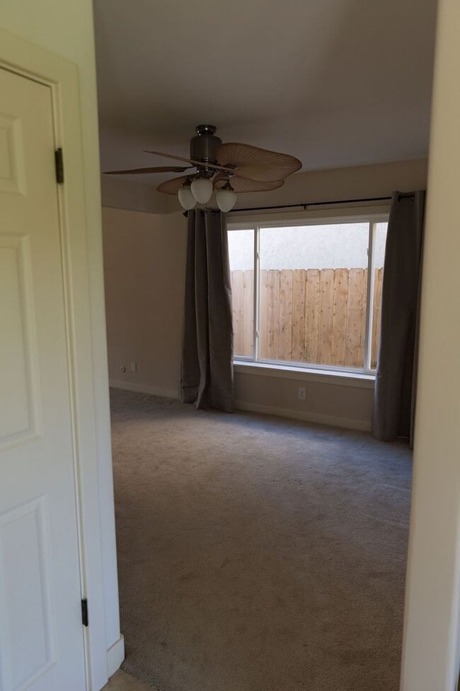 Building Photo - Coming Soon!! Henie Hills Single Family Home