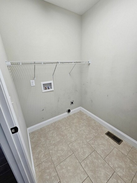 Building Photo - 4905 Cedar Creek Cir