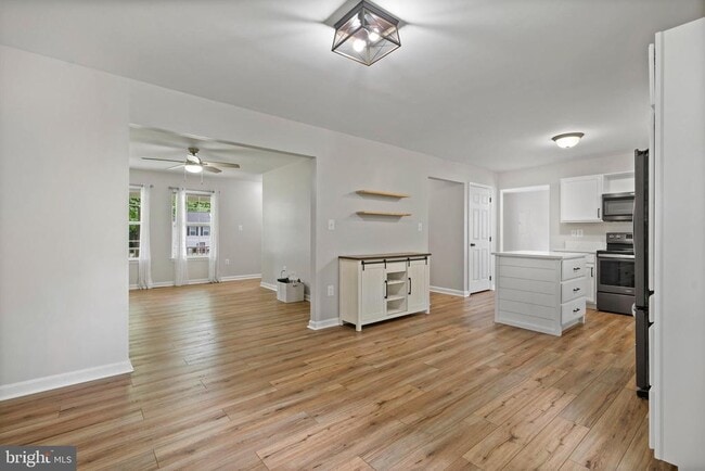 Building Photo - 1544 Avenue C