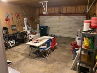 2 car garage - 3555 N Gillett St