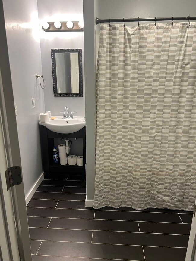 Building Photo - 1526 18th Ct SE