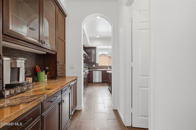 Building Photo - 9651 Sagebrush Ave