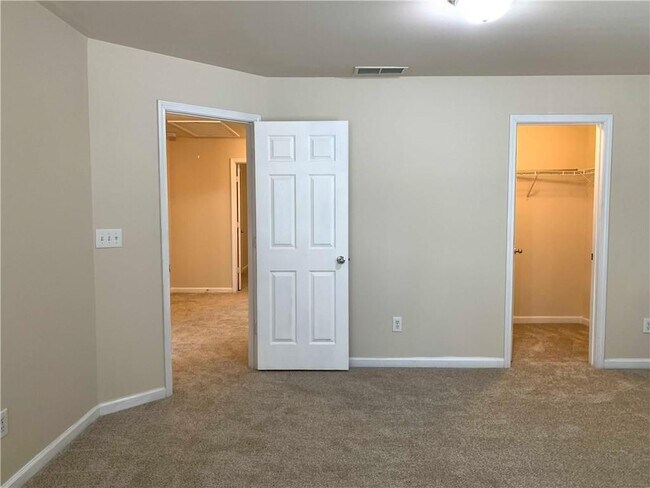 Building Photo - 530 Constellation Overlook SW