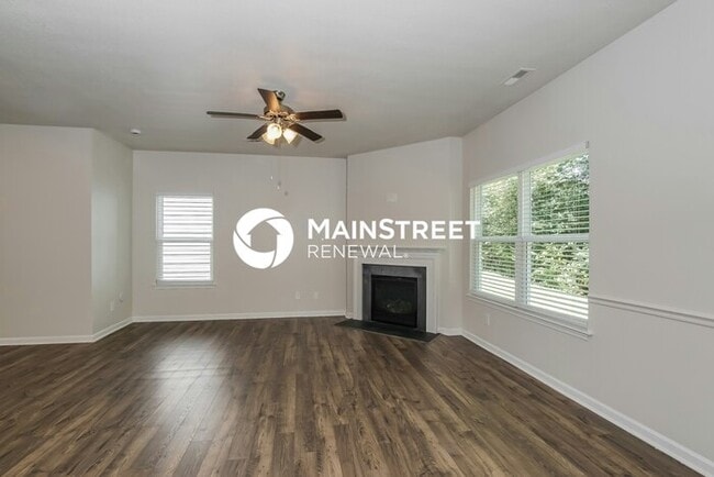 Building Photo - 4 Bedroom Pet-Friendly Home in Clinton, TN...