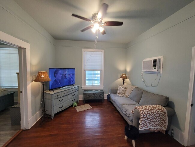 Building Photo - 1623 Avenue N 1/2