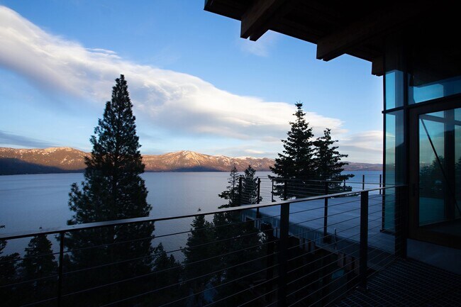 Building Photo - Architectural gem