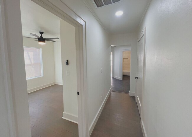 Building Photo - $500 OFF FIRST MONTHS RENT! Charming Duplex on 21st St.