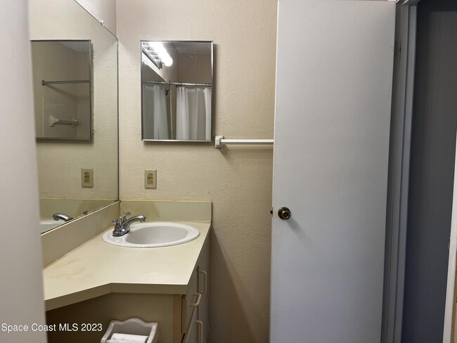 Building Photo - 225 S Tropical Trail