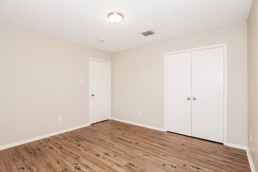 Building Photo - 2316 Graystone Dr