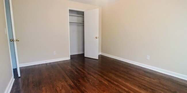 Building Photo - 7147 Eastlawn Dr