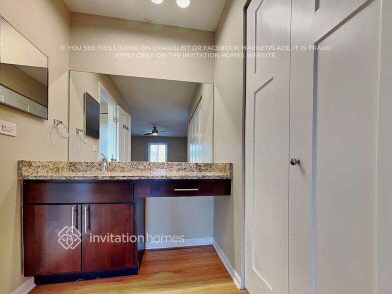 Building Photo - 415 Sussex Ct