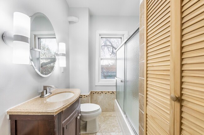 Building Photo - 3000 S Homan Ave